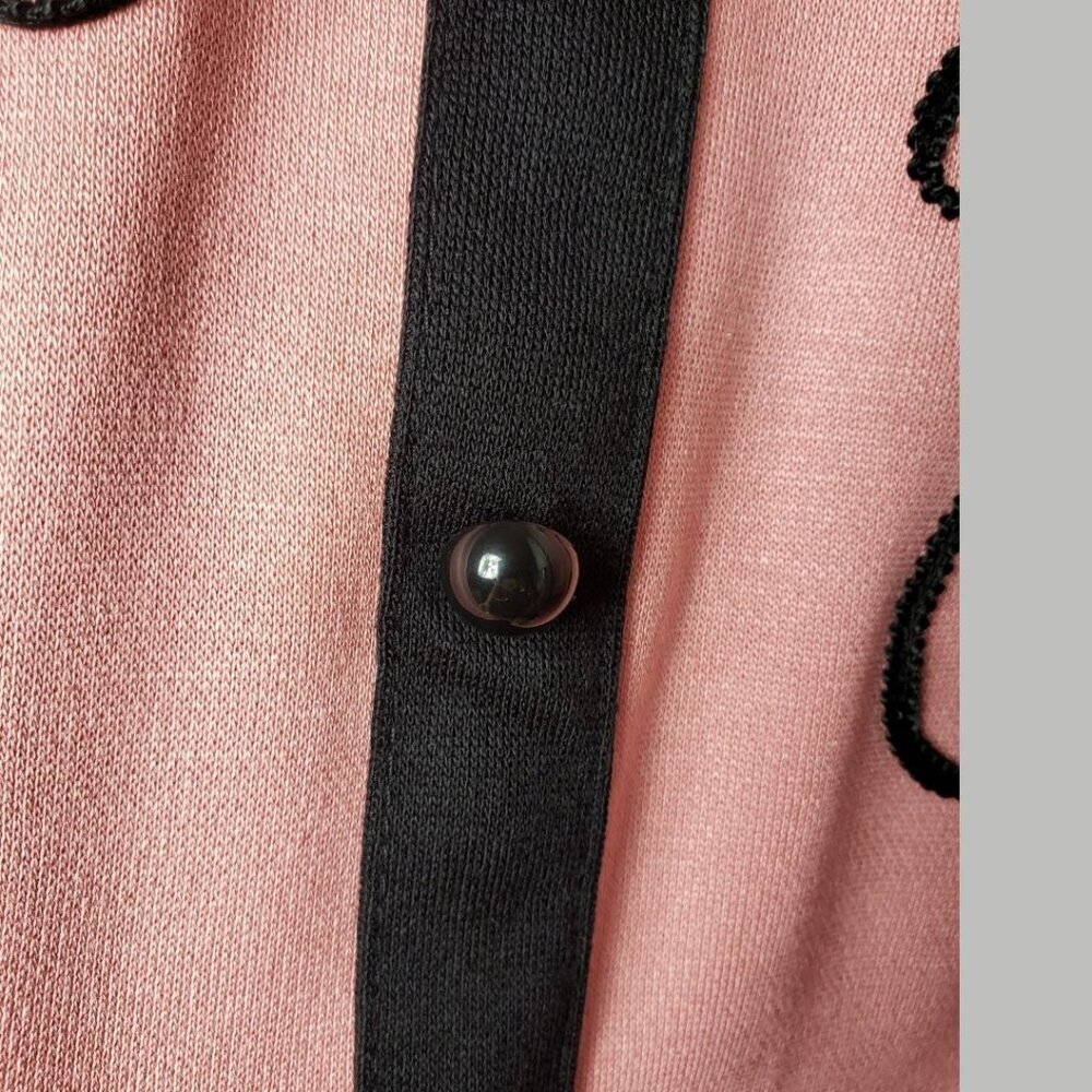 Cricket Lane Vtg Sweater With Black Embroidery & Faux Buttons Pink/black Large - Picture 5 of 10
